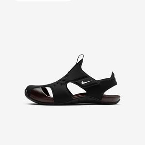 Size 6 toddler Nike Sunray Protect 2